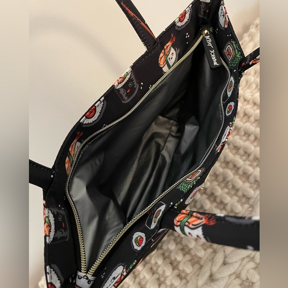 Betsey Johnson Lunch Bag - Picture 5 of 6